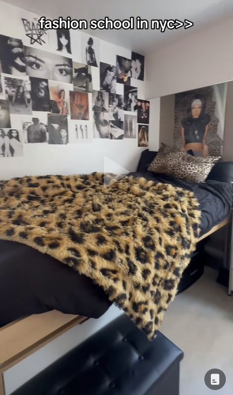 Black Bedsheet Aesthetic, Y2k Dorm Room Ideas, Cheetah Print Dorm Room, Cheetah Dorm Room Ideas, 2000s Dorm Room, Leopard Print Room Decor, Cheetah Print Room Decor, Old Hollywood Room, Cheetah Print Room Ideas