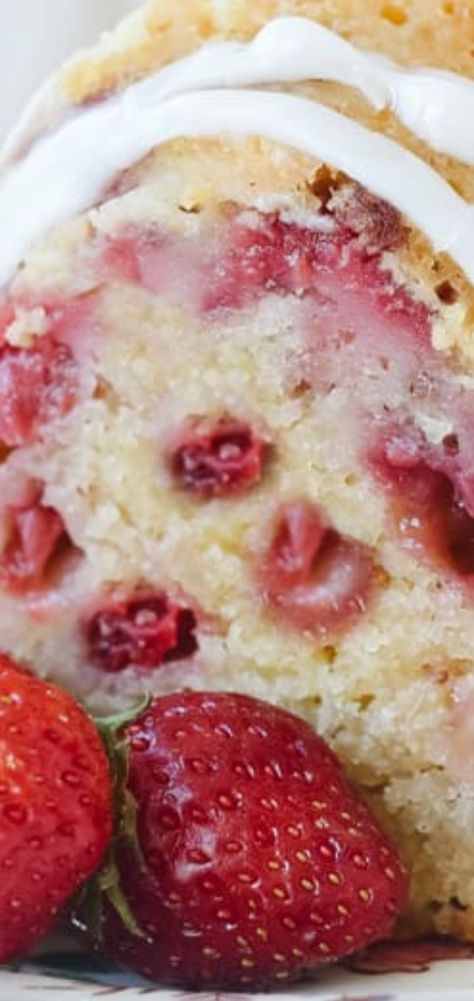 Strawberry Lemon Bundt Cake Recipes, Strawberry Sour Cream Pound Cake, Strawberry And Sour Cream Desserts, Nothing Bundt Cake Strawberry And Cream, Sour Cream Strawberry Cake, Strawberries Cream Cake, Strawberry Sour Cream Bread, Strawberry Cream Bundt Cake, Strawberry Sour Cream Cake