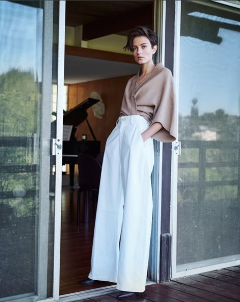 Trousers Outfit Ideas, Outfit Ideas Stylish, French Inspired Fashion, Trousers Outfit, Parisian Chic Style, Looks Street Style, French Women, Business Outfit, Scandi Style