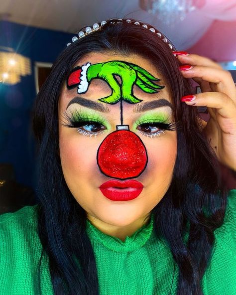 Makeup Competition Ideas, Grinch Christmas Makeup, Christmas Makeup Grinch, Whoville Makeup Ideas, Christmas Makeup Natural, Easy Grinch Makeup, Christmas Theme Makeup, Grinch Inspired Makeup, Grinch Makeup Looks