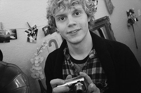 evan peters tate langdon american horror story Phil Of The Future, Evan Peters American Horror Story, Tate Langdon, Evan Peters, The Perfect Guy, Halle Berry, Emma Roberts, Horror Story, American Horror