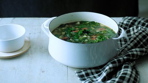 Red Russian Kale and Chorizo Soup (Caldo Verde) Caldo Verde Recipe, Tastiest Recipes, Red Russian Kale, Chorizo Soup, Red Russian, Winter Soup Recipe, Spicy Soup, Kale Recipes, Delicious Soup Recipes