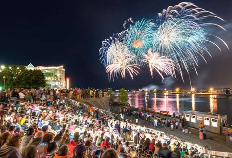 Here's everything you need to know. Chicago 4th Of July, Independence Day Fireworks, Chicago Things To Do, July Events, Buckingham Fountain, Chicago Summer, Booze Cruise, Chicago History Museum, 4th Of July Parade