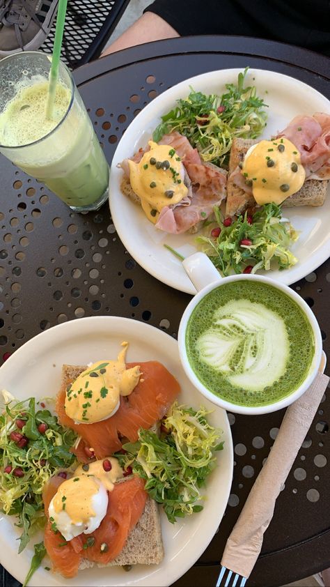 Cafe Plates Ideas, Cafe Breakfast Aesthetic, Break Fast Aesthetic, Urth Cafe Aesthetic, Healthy Cafe Food, Breakfast Aesthetic Restaurant, Breakfast Restaurant Aesthetic, Cali Summer, Healthy Cafe