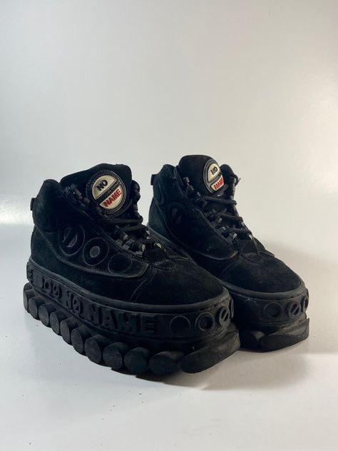 Wow! True vintage streetwear boots from the 90’s, branded No Name. Rare and unique design, super chunky. #platformshoes #depopseller #vintage black flower 60s 70s 80s 90s punk emo retro grunge vintage cyber goth groovy y2k special different alt unique harajuku ganguru gyaru kawaii leather rock metal alternative Alt Boots, Alt Sneakers, Streetwear Boots, Alt Shoes, Gyaru Kawaii, Shoes Png, Y2k Boots, 90s Punk, Y2k Shoes