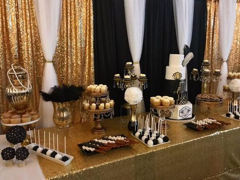 Black Gold Wedding Theme, Gold Dessert Table, Beer Birthday Party, Cupcake Table, Great Gatsby Art, Dessert Table Birthday, Gold Dessert, 16th Birthday Decorations, Gold Cupcakes