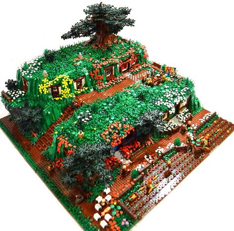 Hobbiton by Fraslund on Flickr Lego Forest, Lego Garden, Lego Landscape, Lego Tree, Lego Hobbit, Lego Techniques, Lego Kits, Lego Buildings, Lego Board