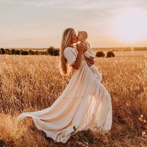 Dress For Elopement, Bohemian Maternity Dress, Sunset Maternity Photos, Cream Linen Dress, Bohemian Maternity, Family Maternity Pictures, Boho Maternity Dress, Fam Photos, Engagement Photo Dress