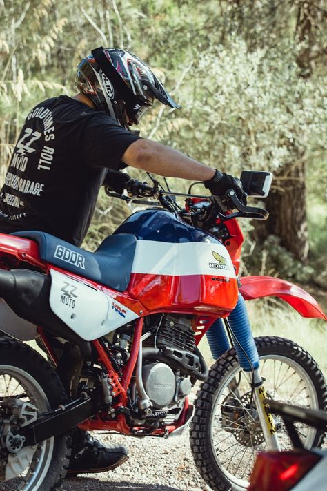 Spirit of the 80s: Honda XR600R Dakar – BikeBound Honda Xl600r, Honda Xr650l, Paris Dakar Rally, Honda Africa Twin, Round The World Trip, Motorcycle Shop, Paris Dakar, Honda (motorcycle), Scrambler Motorcycle