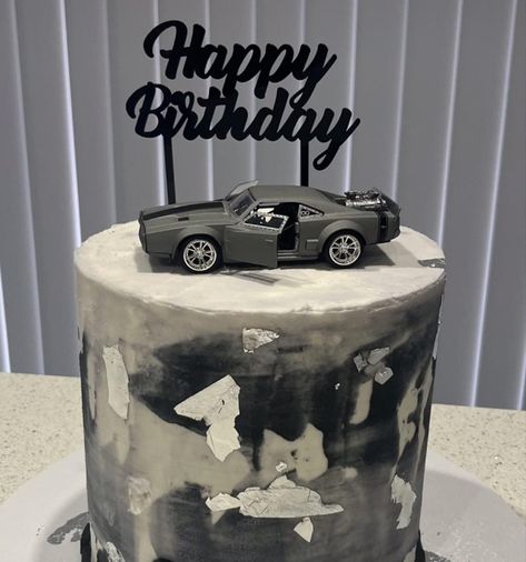 Birthday Cake For 17th Birthday Boy, Cake For Guys Birthday, 17th Birthday Cake Boy, 18th Birthday Cake For Guys, Birthday Cake Vodka, Vegas Birthday Cake, 21st Birthday Cake For Guys, Car Cakes For Men, 26 Birthday Cake