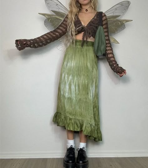 Fairy Outfit Ideas Halloween, Green Fairy Aesthetic Costume, Easy Fairy Costume Women, Green Fairy Outfits, Fairy Core Festival Outfit, Green Fairycore Outfit, Otherworldly Outfits, Forest Fairy Aesthetic Outfit, Portals Concert Outfit Ideas