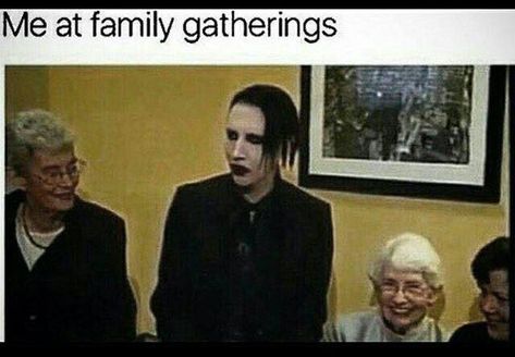 Goth Humor, Goth Memes, Emo Memes, Sleeping With Sirens, Amazingphil, Avenged Sevenfold, Troye Sivan, Band Memes, Panic! At The Disco