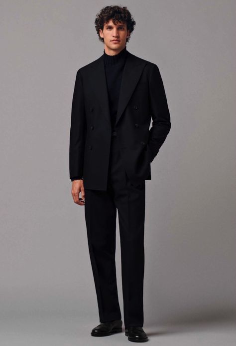 All Black Suit Black Man, Black Fitted Suits For Men, All Black Suits Men, Classic Suits Men, Mens Casual Suit Outfits, Smart Casual Suit Men, Man Fashion Fall, Succession Hbo Outfits, Formal Outfit Men Wedding