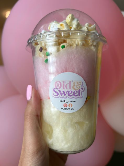 Cotton Candy Popcorn, Popcorn Ideas, Candy Business, Cotton Candy Cakes, Popcorn Cups, Popcorn Packaging, Candy Cup, Candy Popcorn, Candy Cart