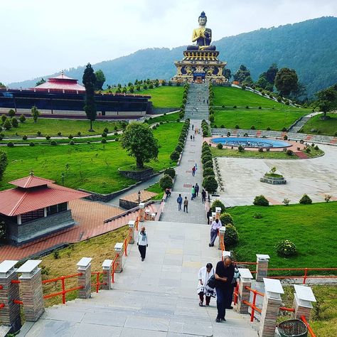 Gangtok Budget Travel 2019: Main Attractions, Stay & Food Options Lord Buddha Quotes, Jaipur Travel, Gangtok, Traveling Ideas, Adventure Travel Explore, Lord Buddha, Travel Plan, Darjeeling, Classy Photography