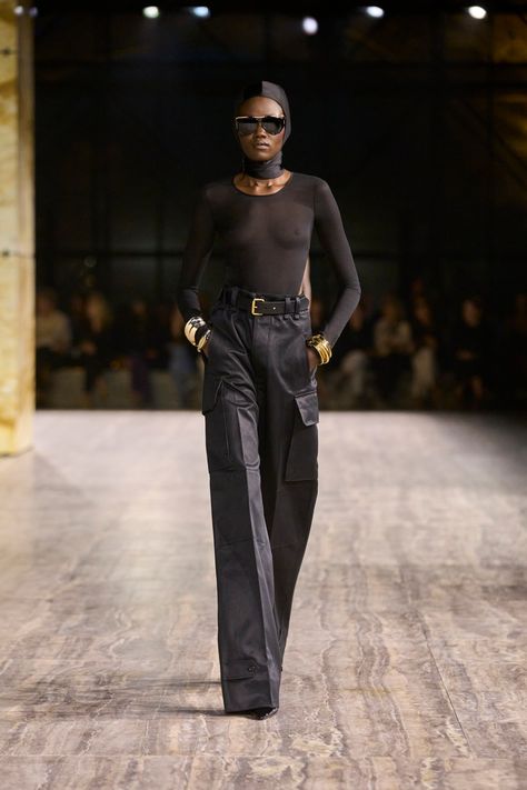 Saint Laurent SS24: Anthony Vaccarello Takes Us Back To Safari Historical Women, Safari Jacket, Anthony Vaccarello, Kinds Of Clothes, Spring Summer 2024, Spring 2024, Summer 2024, Paris Fashion, Runway Fashion