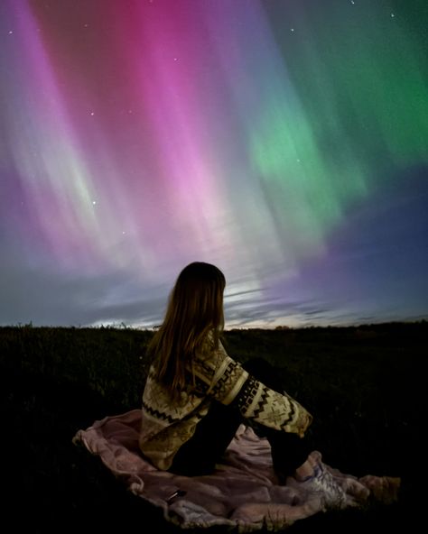 aurora borealis northern lights photography ideas aesthetic Aurora Lights Aesthetic, Lights Photography Ideas, Northern Lights Aesthetic, Photography Ideas Aesthetic, Northern Lights Photography, Lights Aesthetic, Lights Photography, Light Girls, Aurora Borealis Northern Lights