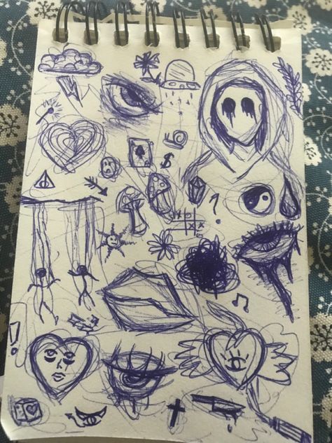 Scetches Notebook Ideas, Scetches Notebook, Vent Book, Notes Diy, Creepy Drawings, Arte Grunge, Indie Drawings, Notebook Ideas, Sketchbook Drawings