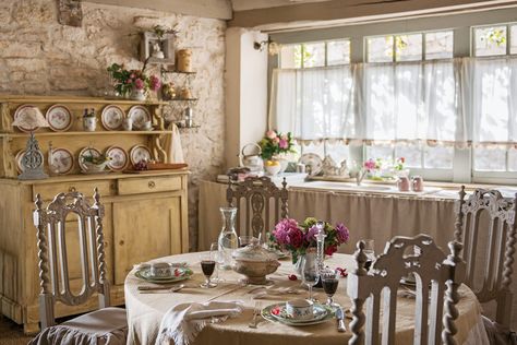 Learn how about Nathalie Pède and her home in, "With Hand and Heart ." Tea Room Design, French Kitchens, Tea Room Decor, Small Galley Kitchen, Cottage Dining, Alpine House, Ceiling Shelves, Curtain Trim, Sunday Market