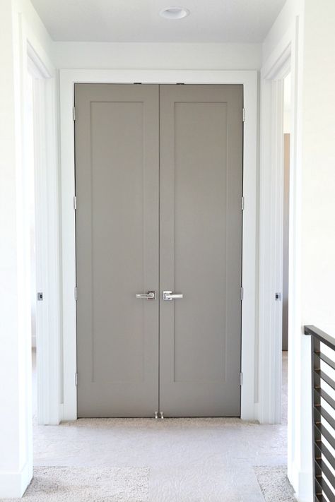 Help with choosing interior door styles with inspiration, styles and paint colors to make your interior doors stand out. Interior Door Color, Sherwin Williams Paint Gray, Gray Doors, Interior Door Colors, Painted Interior Doors, Interior Door Styles, Sherwin Williams Gray, Door Colors, Trending Paint Colors