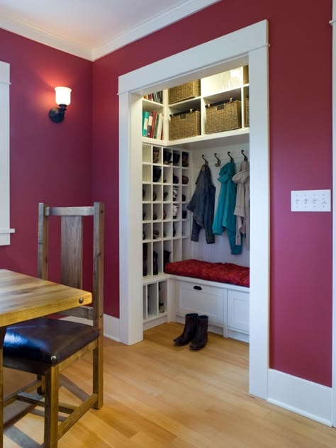 Closet Turned Mudroom, Coat Closet Makeover, Coat Closet Ideas, Small Coat Closet, Coat Cupboard, Diy Kast, Front Hall Closet, Closet Mudroom, Coat Closet Organization