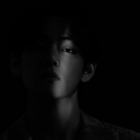 Kim Taehyung Pfp Icon, Taehyung Pfp Dark, Kim Taehyung Aesthetic Dark Black, Dark Taehyung Aesthetic, Kim Taehyung Dark Icon, V Dark Aesthetic, Kim Taehyung Dark Aesthetic, V Dark Icon, Aesthetic Pfp Dark