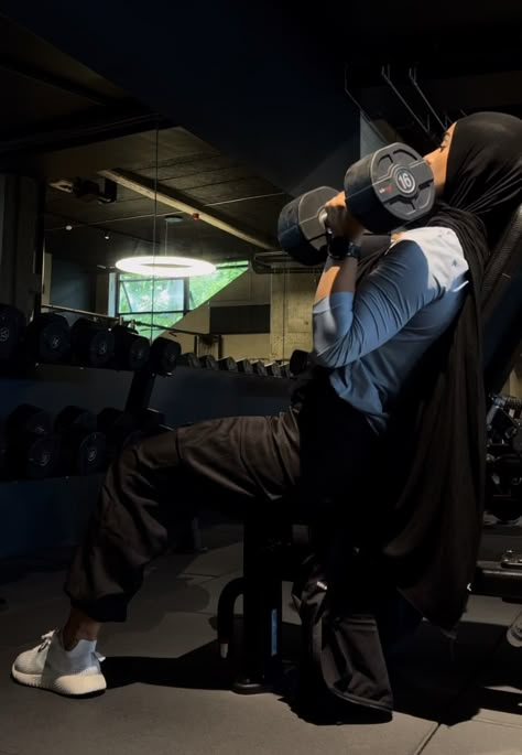 Gym Hijabi Aesthetic, Modest Hijabi Gym Outfit, Hijabi Gym Aesthetic, Hijabi Fitness, Hijabi Gym Outfits, Hijab Gym Outfit, Gym Hijab, Women Gym Aesthetic, Gym Era