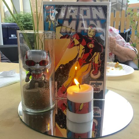 Comic themed party centerpiece. 1/4 Marvel Wedding Centerpieces, Marvel Centerpieces, Marvel Centerpiece Ideas, Marvel Wedding Ideas, Avenger Wedding, Wedding Marvel, Marvel Wedding Theme, Batman Wedding Theme, Avengers Wedding