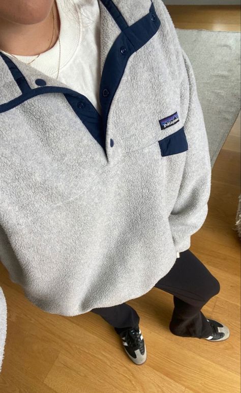 Fleece Women Outfit, Patagonia Tshirt Outfit, Patagonia Half Zip Outfit, Patagonia Sweater Outfit, Patagonia Pullover Outfit, Patagonia Outfit Women, Patagonia Fleece Outfit, Fleece Outfit Women, Fleece Aesthetic