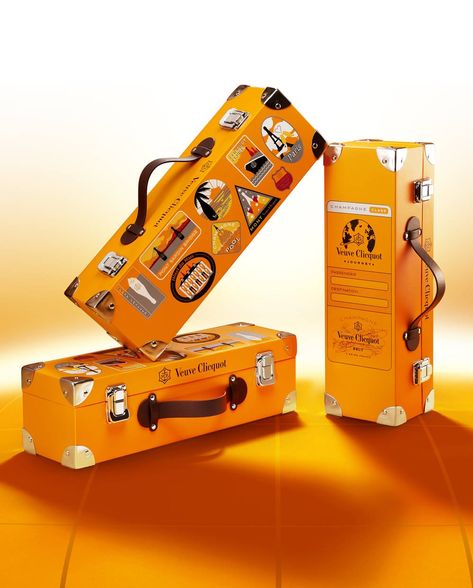 Clicquot Trunk Veuve Cliquot, Pr Kit, Veuve Clicquot Champagne, Luxury Packaging Design, Cool Packaging, Gift Box Design, Box Packaging Design, Wine Packaging, Packing Design