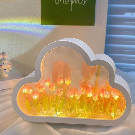 This tulip mirror lamp is not only used as a night lamp, also as a mirror when the light is turned off . The mirror and night light design is beautiful and practical.Great Room Decoration Cloud Mirror, Tulip Lamp, Cloud Night Light, Cloud Lamp, Diy Clouds, Mirror Photo Frames, Diy Lampe, Transparent Flowers, Mirror Lamp