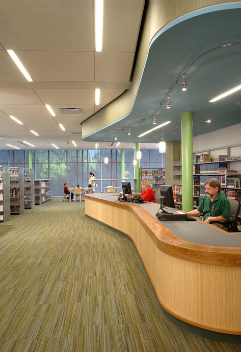 Tea Space, Library Lighting, Public Library Design, Library Lesson Plans, Library Desk, Glass Pavilion, Reception Desk Design, Building Site, Childrens Library