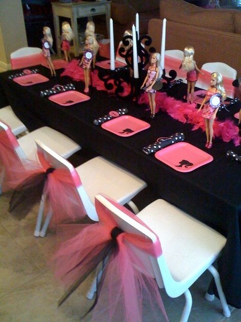 Barbie Party Centerpiece Glam Birthday Party Ideas, Glam Birthday Party, Mouse Nursery, Barbie Bday, 4de Verjaardag, Glam Birthday, French Dinner, Birthday Barbie, Barbie Theme Party