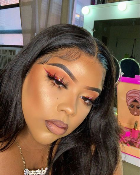 Red Natural Makeup Look, Red Prom Looks Makeup Ideas, Red Birthday Makeup, Red Prom Makeup Looks, Red Makeup Looks For Prom, Prom Makeup Red, Red Glam Makeup, Full Glam Makeup Looks Black Women, Red Prom Makeup