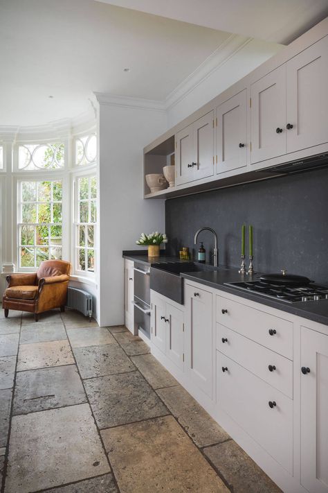 Shaker Kitchens - Sustainable Kitchens Kitchen London, Granite Worktop Kitchen, Shaker Kitchens, Elephants Breath, Geometric Kitchen, Reclaimed Wood Kitchen, Plywood Kitchen, White Shaker Kitchen, Kitchen Transitional