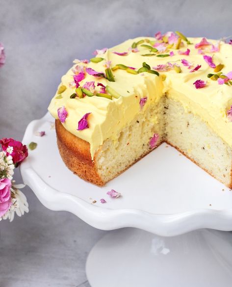 Saffron Cream Cake | Love Laugh Mirch Meadow Cake, Saffron Cream, Fancy Baking, Saffron Cake, Sallys Baking, Cardamom Cake, Desert Ideas, Decadent Food, Yoghurt Cake