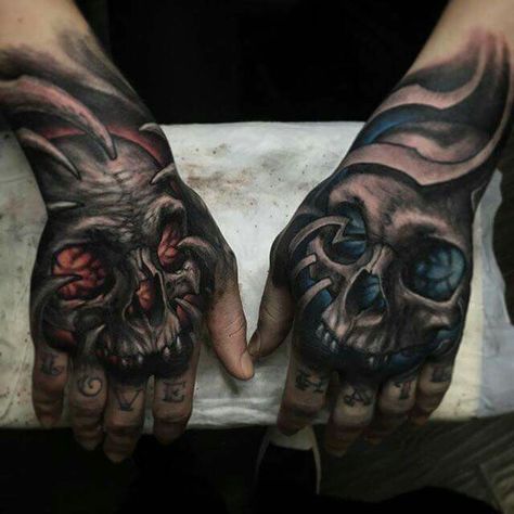 Stepan negur Lions Tattoo, Skull Face Tattoo, Tattoo Main, Skull Hand Tattoo, Skeleton Hand Tattoo, Skull Tattoo Design, Skull Hand, Face Tattoos, Hand Tattoos For Guys