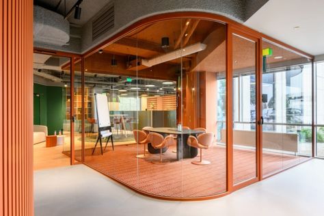 Urban Office Design, Advertising Office, Meeting Room Design, Corporate Interior Design, Office Design Inspiration, Traditional Office, Corporate Interiors, Office Snapshots, Coworking Space