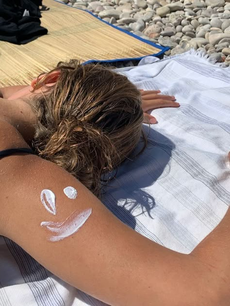 Beach Tattoos For Women, Tattoo Ideas Beach, Suntan Tattoo, Beach Digital Camera, Coastal Tattoos, Tattoos Y2k, Y2k Tattoos, Sunscreen Tattoo, Small Beach Tattoos