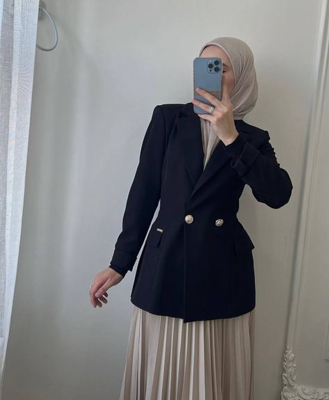 Hijab Teacher Outfit, Hijabi Teacher Outfits, Muslim Work Outfit, Formal Hijab Outfit Work, Modest Office Outfits Muslim, Hijabi Office Outfits, Hijabi Work Outfits, Girl Hijab Dp, Formal Hijab Outfit