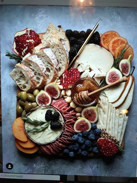 Pomegranate On Charcuterie Board, Charcuterie Board Pomegranate, Date Night Platter, Cheese Board Date Night, Charcuterie Board With Pomegranate, Spa Night Food, Wine Night With Friends, Pomegranate Charcuterie, Charcuterie Date Night