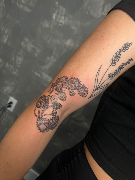 Tattoo Elbow, Strawberry Tattoo, Elbow Tattoo, Elbow Tattoos, Plant Flower, Strawberries, Tatting, Planting Flowers, Berry