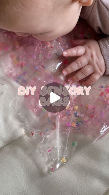 CU @ PLAYTIME on Instagram: "DIY SENSORY BAGS!  ✅ cheap ✅ easy to make  ✅ perfect for babies & toddlers   These turned out so stinking cute! They are a perfect activity for small babies, and I can confirm toddlers think they are pretty fascinating too!   How to make them! 👇🏻   Take your sheet of laminate and seal 3 of the sides with a hair straightener - make sure to leave one side open! You can now start to fill your pouch. Hair gel for a base, and then get creative — glitter, food colouring, sequins, pompoms. Anything! Squeeze out the excess air and then seal the final side with your straightener.   Sensory bags help young children to develop their sense of touch and fine motor skills as they manipulate the small objects around the bags. And they are a perfect addition to babies tummy Diy Sensory Bags For Babies, Sensory Bags For Toddlers, Diy Sensory Bags, Sensory Bags For Babies, Baby Sensory Bags, Baby Gel, Glitter Food, 4 Month Old Baby, Diy Sensory