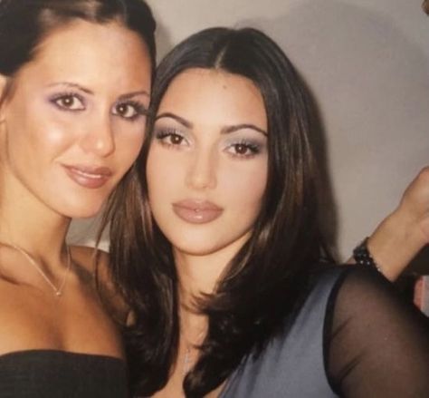 Kim Kardashian 2000's, Early 2000s Makeup, Kim K Makeup, Young Kim Kardashian, 2000s Makeup Looks, Kardashian Makeup, Kim Kardashian Makeup, Kim Kardashian Hair, Y2k Makeup