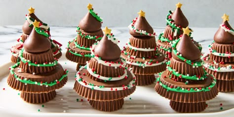 Delish Reese Cup, Holiday Leftovers, Christmas Desserts Easy, Condensed Milk Recipes, Best Bacon, Candy Snacks, Reeses Peanut Butter Cups, Christmas Foods, Reeses Peanut Butter