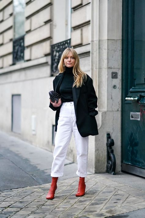 Red Ankle Boots Outfit, Red Booties Outfit, Red Boots Outfit, Red Cowboy Boots Outfit, Red Shoes Outfit, Dinner Outfit Casual, Outfit Botas, Ankle Boots With Jeans, Red Ankle Boots