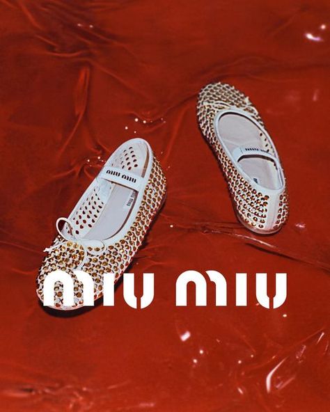 Miu Miu Heels, Eyewear Campaign, Holiday Campaign, Ballet Clothes, Miu Miu Shoes, News Studio, Studio Shoot, Fashion Photography Editorial, Boutique Online