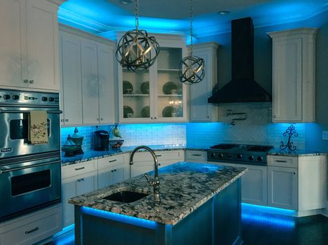 Full Color LED under cabinet kitchen accent Lighting By RailTech LED Small Kitchen Lighting, Led Light Installation, Modern Kitchen Lighting, Kitchen Led Lighting, Led Accent Lighting, Led Under Cabinet Lighting, Amazing Homes, Indoor Design, New Kitchen Cabinets