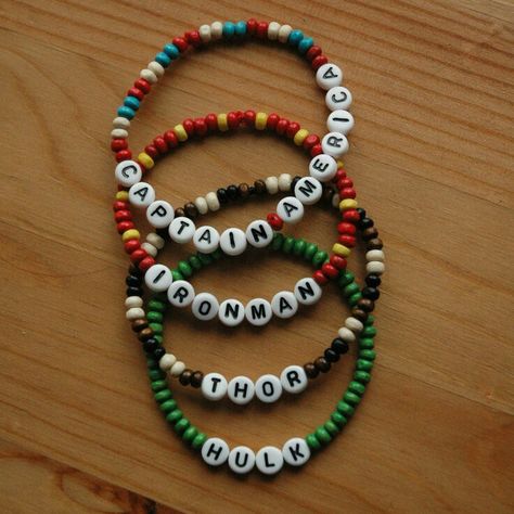 Marvel Clay Bead Bracelet, Marvel Beaded Bracelets, Marvel Diy, Wooden Bead Bracelet, Pulseras Kandi, Marvel Jewelry, Marvel Gifts, Disney Bracelet, Kandi Bracelets