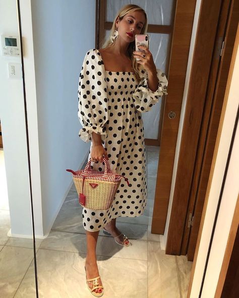 Sleeper on Instagram: “Sometimes you just need a selfie💥 Beautiful @harleyvnewton and her “Atlanta” Linen dress in Polka Dot.” Mode Shoes, Chique Outfits, Moda Chic, Cute Summer Dresses, Looks Chic, Fashion 2020, On Vacation, Polka Dot Dress, Dot Dress